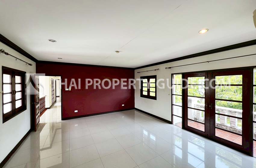 House with Shared Pool in Bangnatrad 